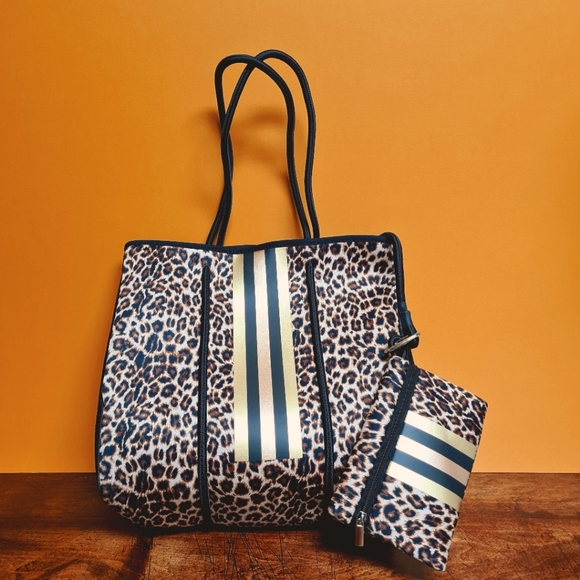 Leopard Print Tote Bag with Stripe Handbag Detachable Matching Pouch - Picture 4 of 10